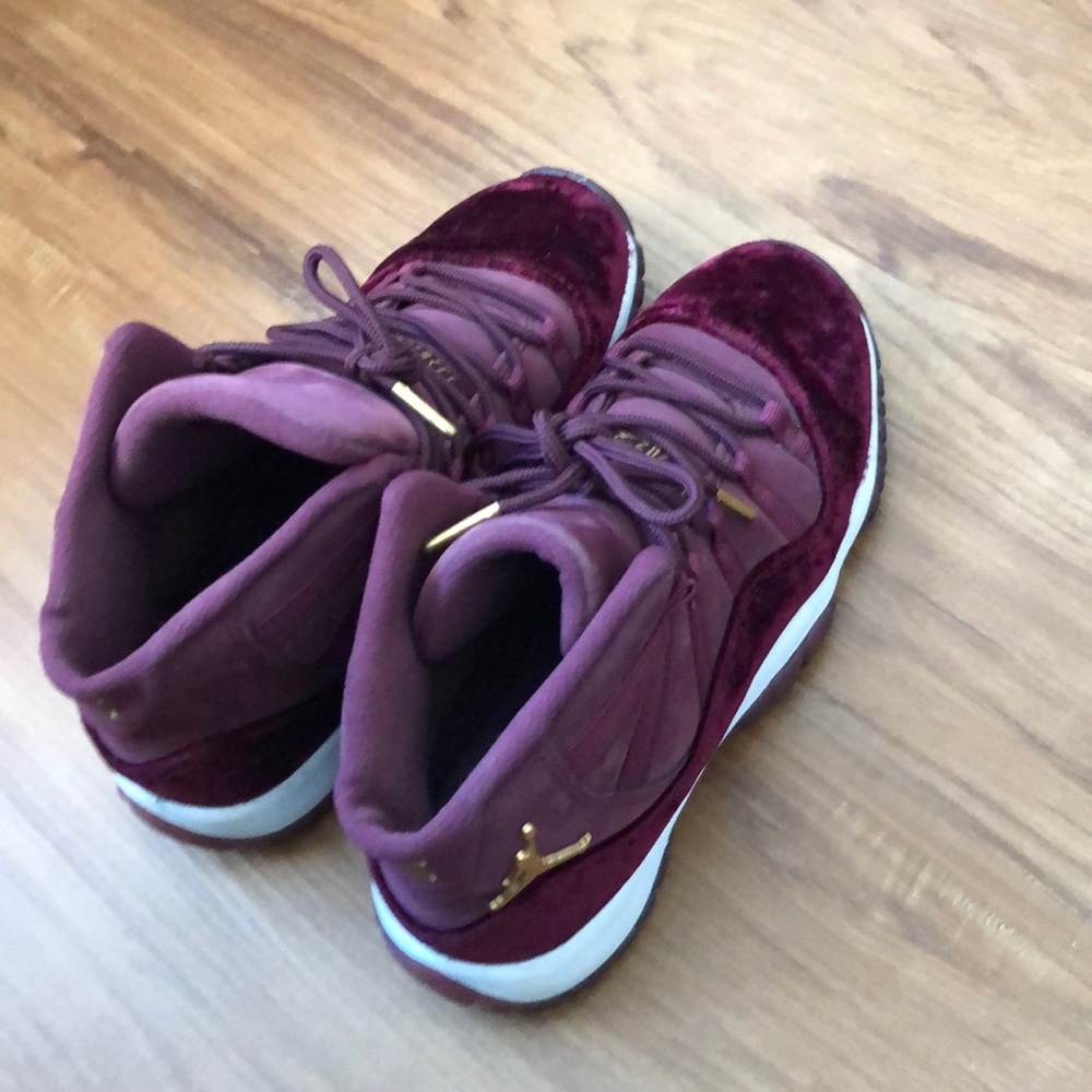 Jordan 11 Retro Heiress Night Maroon